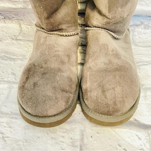 UGG Bailey Bow Gray/Taupe Genuine
Shearling Suede Tall Boots Women's Sz 8 - Picture 8 of 10